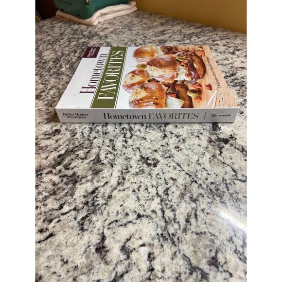 Better Homes & Gardens Hometown Favorites 2017 HC Recipe Cookbook Spiral - Picture 5 of 8